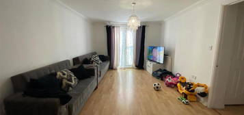 Flat for sale in Berengers Place, Dagenham RM9