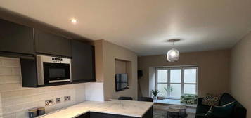 2 bed flat to rent