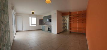 T3 rue chantal sandrin 69008