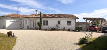 Maison de plain-pied  à vendre, 4 pièces, 3 chambres, 112 m²