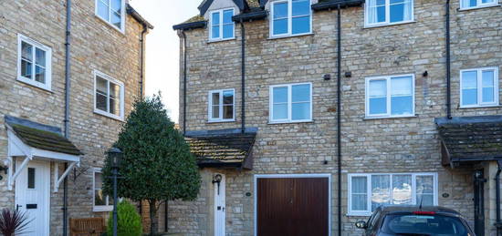 Town house to rent in Lambert Mews, Stamford, Lincolnshire PE9