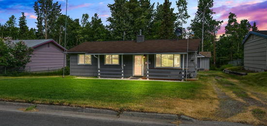 3163 Linden Dr, Anchorage, AK 99502