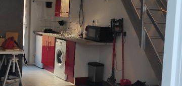 Appartement studio avec cour Sébastopol lille