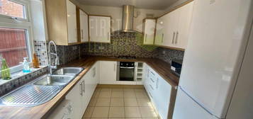 6 bedroom terraced house