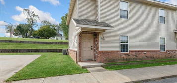 703 W  Garland St #B, Siloam Springs, AR 72761