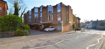 Flat to rent in Ingleside Court, Saffron Walden, Essex CB10