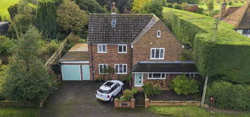 5 bed detached house for sale