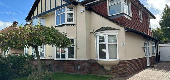 4 bedroom semi-detached house to rent