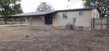 527 Dry Hollow Rd, La Vernia, TX 78121