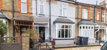 3 bed terraced house for sale