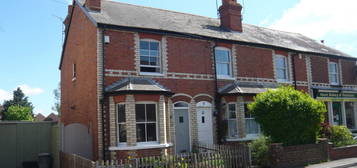 2 bed end terrace house to rent