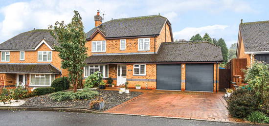 4 bed detached house for sale