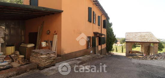 Casa bi/trifamiliare in Via Montefiascone 5