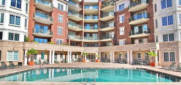 300 W 5th St Apt 137, Charlotte, NC 28202