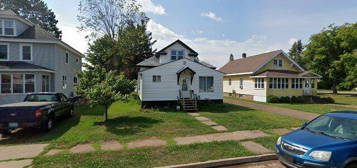 1006 Harrison St, Wakefield, MI 49968