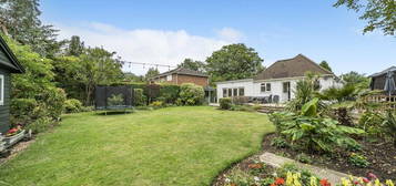 4 bed detached house to rent