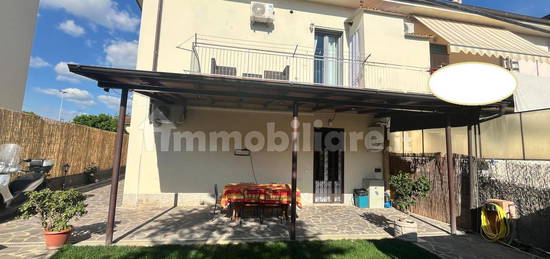 Quadrilocale via della Casella 43, Legnaia - San Quirico - Monticelli, Firenze