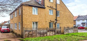 Flat to rent in Shenley Lane, London Colney, St. Albans, Hertfordshire AL2