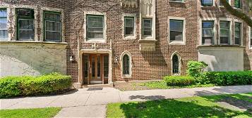 6906 S Oglesby Ave #2, Chicago, IL 60649