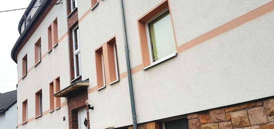 helle Tip-Top-Wohnung mit 2 Zimmern, Kü, Bad