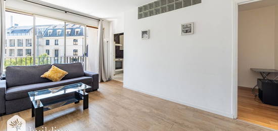 Place François 1er - 2 pièces - 39.33 m² et 4.06 m² de balcon