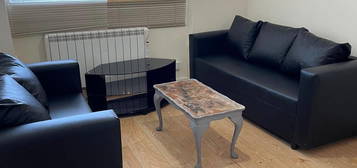 2 bed flat to rent