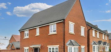 3 bed detached house for sale