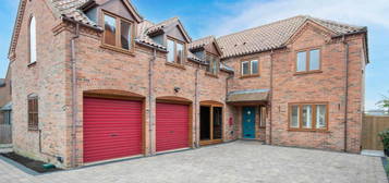 5 bedroom detached house for sale