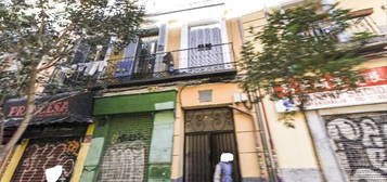 Piso en venta en C/ Encomienda Nº 20, Embajadores - Lavapiés