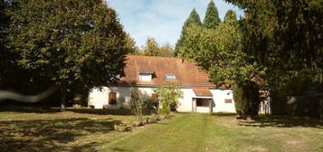 Belle maison ancienne rénovée avec goût (ancien presbytère) 158m², 6 pièces, 4 chambres