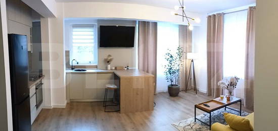 Apartament 3 camere, etaj intermediar, zona Teilor