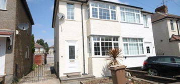 Semi-detached house to rent in Fourth Avenue, Luton LU3