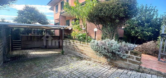 Villa a schiera 5 locali, buono stato, Cecina Centro, Cecina