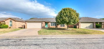 1208 Wallace Ln, San Angelo, TX 76905