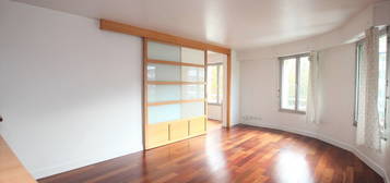 Appartement  à louer, 4 pièces, 3 chambres, 82 m²