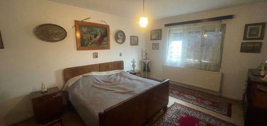 Casa in Hunedoara,Zona Chizid,4 camere,garaj