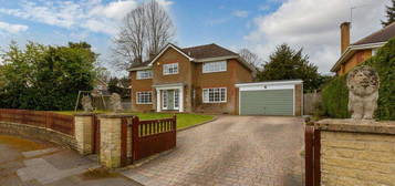 4 bedroom detached house to rent