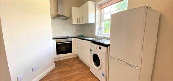 Flat to rent in Red Lion High Street, Colnbrook, Slough, Berkshire SL3