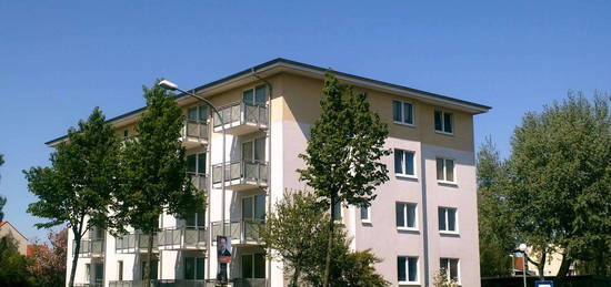 Sonnige Wohnung mit Balkon, Duschbad und Einbauküche