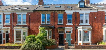 8 bedroom terraced house