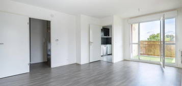 Appartement 4 pièces, 80m2, avec double parkings et balcon, Trappes