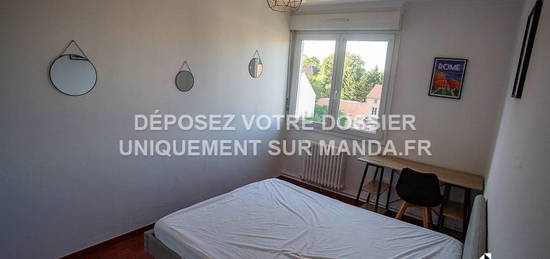 Location appartement 5 pièces 10 m²