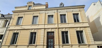 Maison  à vendre, 13 pièces, 8 chambres, 376 m²