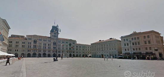 Stanza singola in Piazza Unità a Trieste