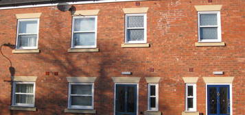 6 bedroom terraced house