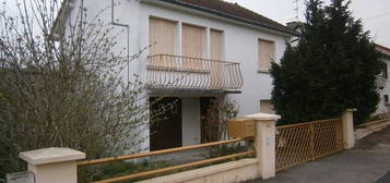 Maison 1 étage  à louer, 3 pièces, 2 chambres, 63 m²