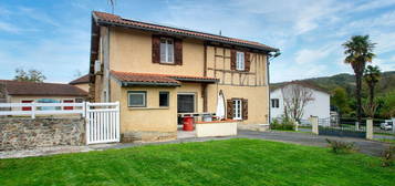 Maison avec jardin et dépendances proche Trie sur Baïse