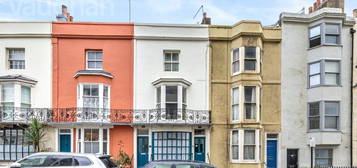 Terraced house to rent in Western Street, Brighton, East Sussex BN1