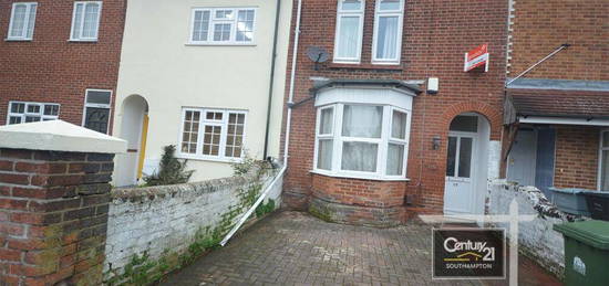 6 bedroom terraced house