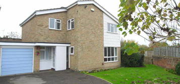 4 bedroom link detached house for sale